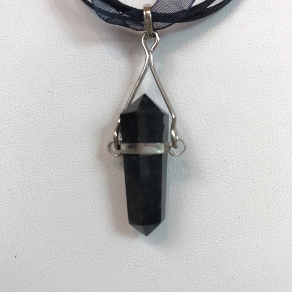 Black Agate point pendant necklace - Picture 2 of 3